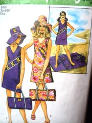 8839 1970 MINI BEACH-SHIFT DRESS,FLOPPY HAT,BAG,MAT PATTERN 8-10